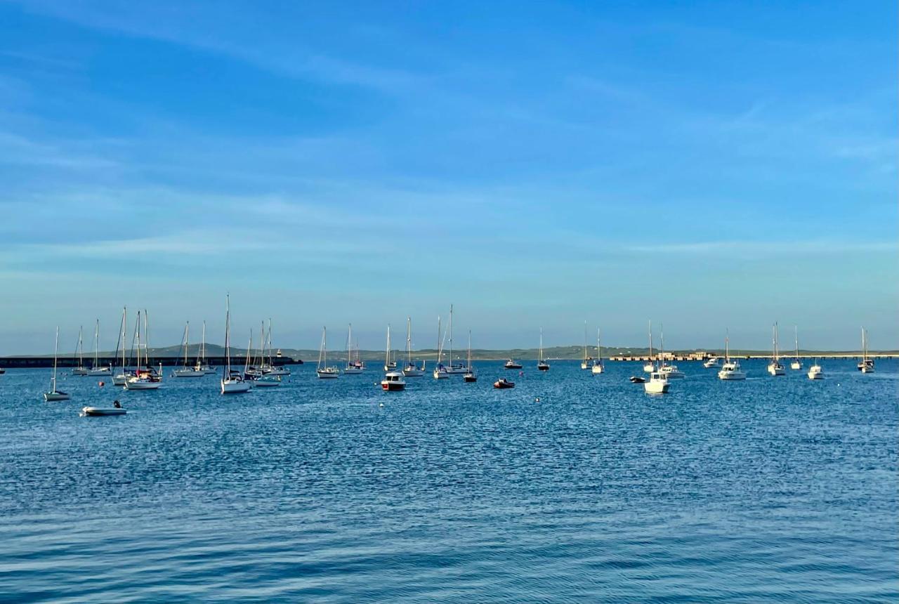 Barcelona * Holyhead